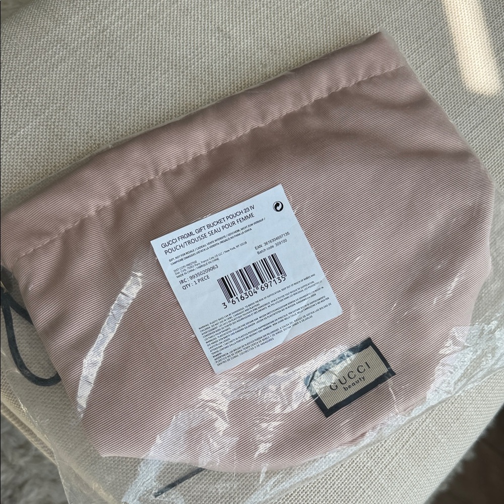 Gucci Blush Pink Canvas Pouch - Picture 5 of 11